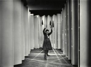 'Louise Bourgeois inside Articulated Lair (photo: © Peter Bellamy © The Easton Foundation / Licensed by Copydan Conditions)